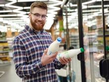 Lait cru, microfiltré, pasteurisé, UHT : comment s’y retrouver au rayon lait ?