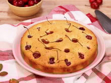 Financier géant aux cerises