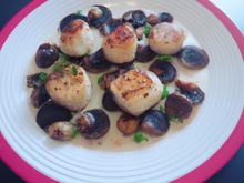 Coquilles Saint Jacques aux cèpes et aux raisins