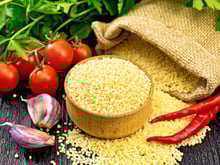 Voici comment transformer vos sachets de semoule en une superbe salade pour l’été !