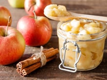 Confiture de pommes : la recette saine et faible en sucres grâce aux graines de chia