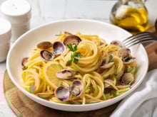 “Le secret, c'est…” : Cyril Lignac dévoile sa méthode pour réussir les meilleures pâtes alle vongole