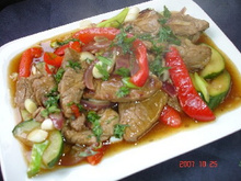 Wok de bœuf piquant aux courgettes