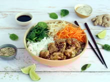 Poke bowl au poulet teriyaki