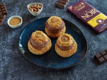 Choux craquelin au chocolat et au praliné