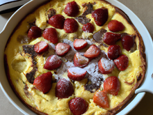 Clafoutis aux fraises et chocolat blanc