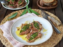 “Très bonne recette, facile à exécuter, je la referai” : régalez-vous avec ces saltimbocca à la romaine que nos lecteurs ont notées 5/5 !