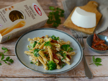 Casarecce de pois chiches, tomates, brocolis et ricotta