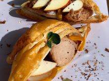 Chausson aux pommes et au foie gras