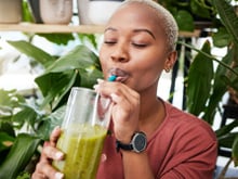 "C’est mon arme secrète" : ce gastro-entérologue conseille d’ajouter ce légume vert à tous vos smoothies !