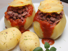 Pommes de terre farcies à la bolognaise