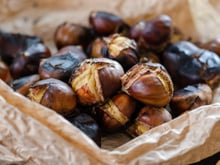 Oubliez le four : la technique magique pour réussir de parfaits marrons chauds à l'Air fryer en 15 minutes