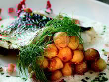 Billes de Princesse Amandine à la sarriette et bar flambé au pastis marin