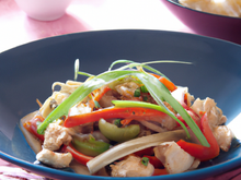 Wok de poulet à la chicorée liquide