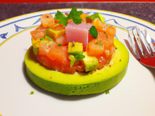Tartare de saumon fumé crevette et avocat au citron et piment d'Espelette