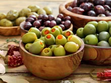 Vous aimez les olives ? Pour prolonger l'été, voici 3 recettes parfaites pour l'apéritif !