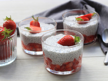 Pudding aux graines de chia et fraises du Périgord IGP