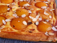 Tarte briochée aux abricots