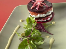Millefeuille de betterave, fourme et pamplemousse