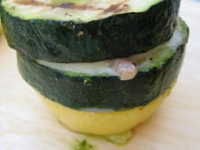 Polenta et courgette coulis d'huile basilic