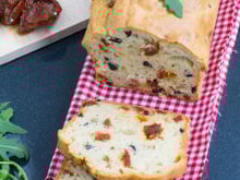 Cake au chorizo et olives à l'Etorki