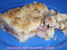 Crumble de fruits d'été sur rocher coco