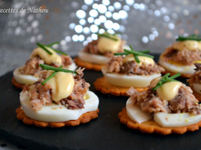Petits toasts aux œufs et sardines citronnées, mayonnaise au Tabasco