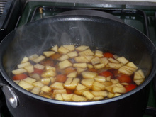 Bouillon bœuf pommes tomates cerises
