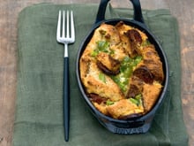 Gratin de pain perdu, de chorizo et de poivron au Comté