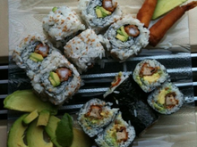 Maki californien au tempura de crevette et avocat