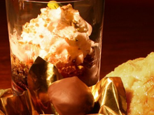 Marrons glacés en robe de chocolat et granité café