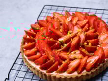"Pour conserver tout le croustillant de la pâte..." : notre chef dévoile ses astuces pour réussir la tarte aux fraises !