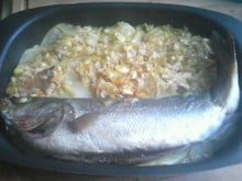 Bar de ligne cuit au plat, pommes de terre au vin blanc