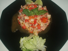 Tartare de surimi et crevettes à l'huile d'olive parfumée vanille.