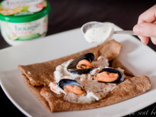 Galette de blé noir et molues marinières au boursin cuisine ail et fines herbes