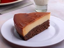 Comment faire un chocoflan, ce gâteau à la fois flan et gâteau au chocolat ?