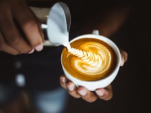 Les trucs et astuces pour dessiner sur votre mousse de cappuccino