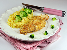 Blancs de volaille panés à la moutarde et aux noix