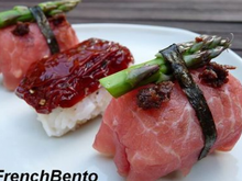 Sushi sans poisson au bœuf, asperges et tomates séchées