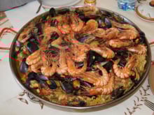 Paëlla aux gambas et aux calamars