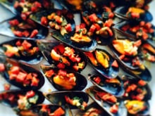 Tapas de moules au chorizo à la plancha