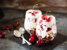 “Super léger et frais pour l’été” : comment réaliser un tiramisu allégé avec des cerises