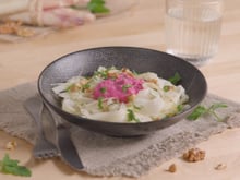 Tagliatelles d'Asperges des Sables des Landes IGP pochées à la crème de betterave au ricotta