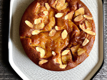 Cake aux pommes caramélisées et aux amandes