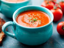 Soupe de tomates express avec des tomates pelées