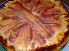 Quiche Tatin : pommes de terre, lard et fromage