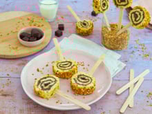 Sucettes de gâteau roulé au pralin