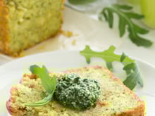 Cake au pesto parmesan et fèves