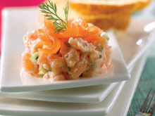 Tartare aux 2 saumons, crème à l'aneth, chips de bagels