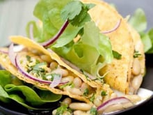 Tacos aux Flageolets et gremolata à la coriandre